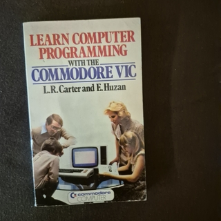 Learn Computer Programming with the Commodore VIC-20 - oktató könyv.